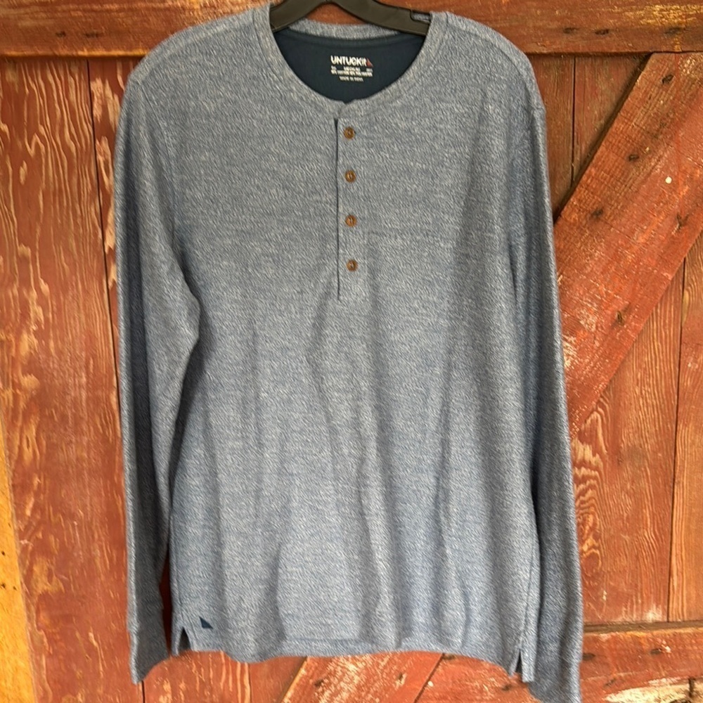 UNTUCKit French Terry Urey Stretch Heather Blue Button Placket Henley. Medium.